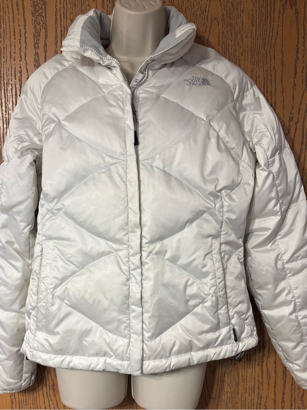 The North Face Women's White Quilted Insulated Puffer Jacket